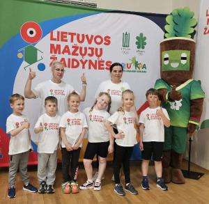 Naujienos „„Spalviukų“ grupės komanda dalyvavo baigiamajame respublikiniame festivalyje „Lietuvos mažųjų žaidynės““ galerija. Nuotrauka 4 iš 12