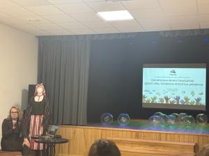 Naujienos „Konferencija „Socialinio emocinio ugdymo patirtys ir galimybės kuriant įtraukų darželį““ galerija. Nuotrauka 2 iš 4