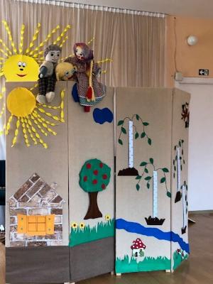 Naujienos „„PAGRANDUKO“ SPEKTAKLIS DREVERNOS SKYRIAUS VAIKUČIAMS“ galerija. Nuotrauka 3 iš 4