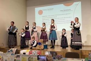 Naujienos „Tarptautinės mokslinės-praktinės konferencijos „Visuminis ikimokyklinis ugdymas įtraukties kontekste: ankstyvoji kalbos sutrikimų prevencija“ dalyviai“ galerija. Nuotrauka 3 iš 4
