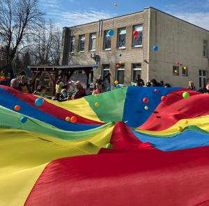 Naujienos „„Lietuvos mažųjų žaidynių“ festivalis Priekulės vaikų lopšelyje-darželyje“ galerija. Nuotrauka 5 iš 8