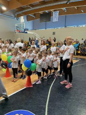 Naujienos „„Spalviukų“ grupės komanda dalyvavo baigiamajame respublikiniame festivalyje „Lietuvos mažųjų žaidynės““ galerija. Nuotrauka 11 iš 12