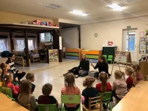 Naujienos „PRIEKULĖS VAIKŲ LOPŠELIO-DARŽELIO VAIKŲ PAŽINTIS SU BALU“ galerija. Nuotrauka 5 iš 5